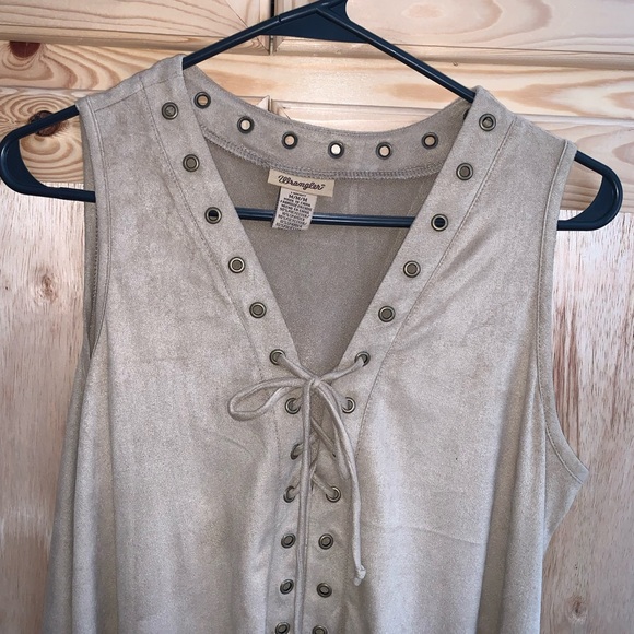 Wrangler tan soft faux suede shark bite retro shirt size M - Picture 2 of 4